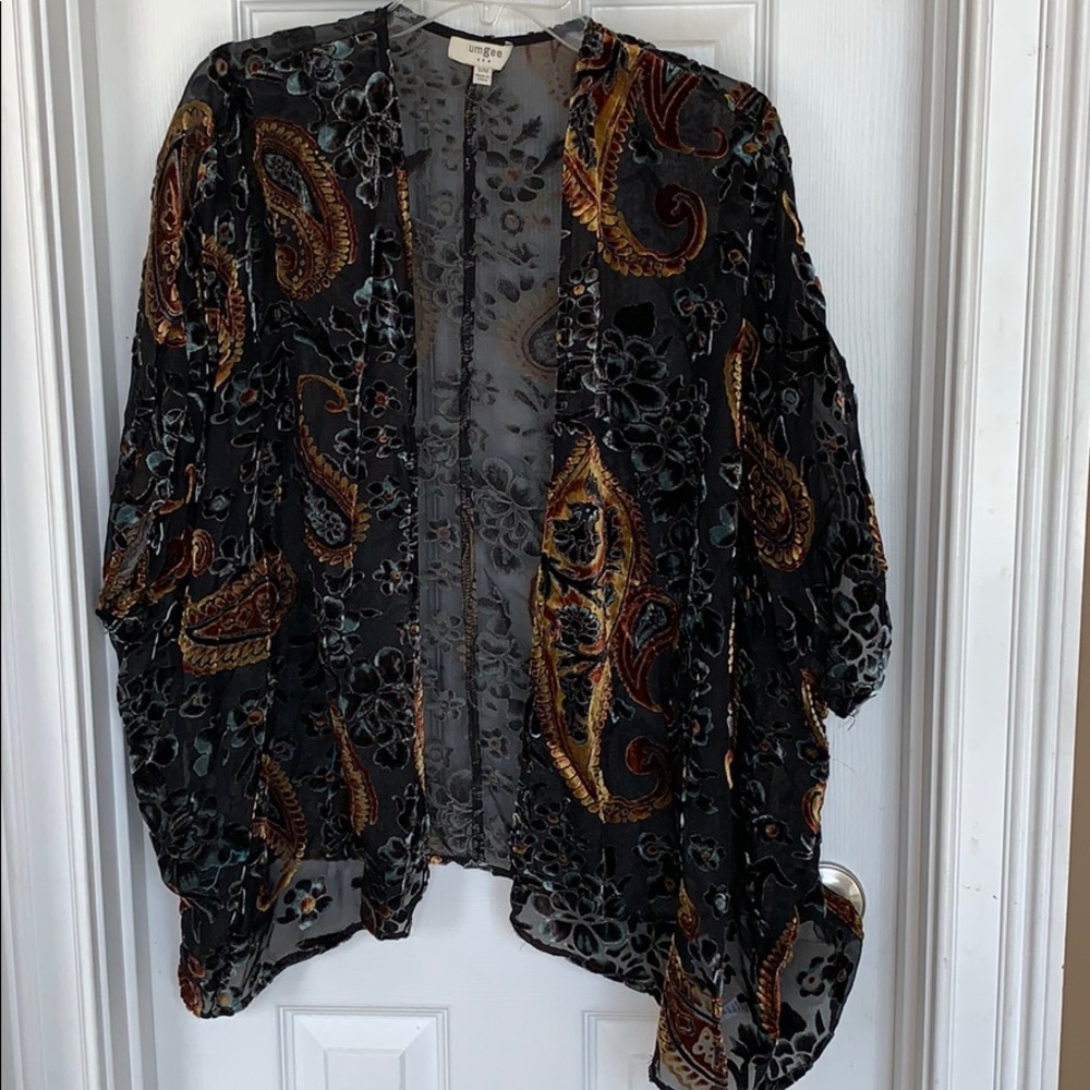 Umgee Black and Gold Paisley Sheer Cape